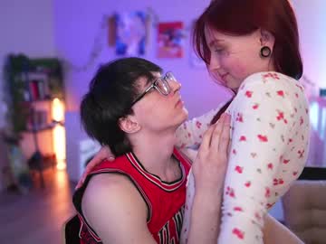 See 2goats online Now @ diddle.cam