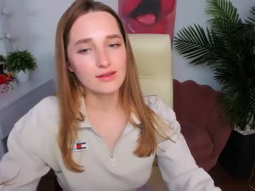 See _darcy___ online Now @ diddle.cam