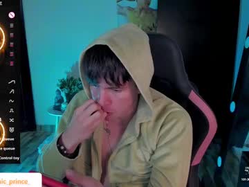See Andrew_angels online Now @ diddle.cam