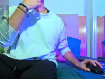 See Charles_blaze online Now @ diddle.cam