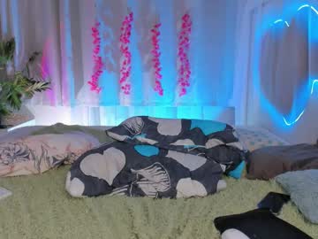 See Cinemagirl online Now @ diddle.cam