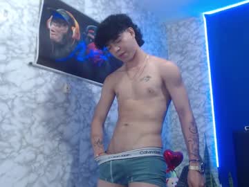 See Davek_14 online Now @ diddle.cam