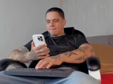 See Dennis_munera online Now @ diddle.cam