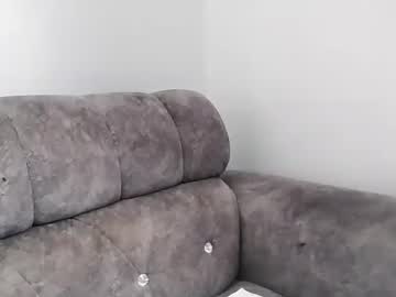 See Ebonycandymelani online Now @ diddle.cam
