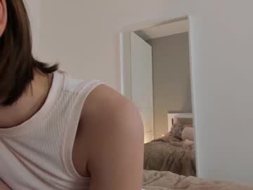 See Elannand online Now @ diddle.cam
