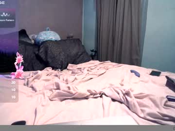 See Ellamira online Now @ diddle.cam