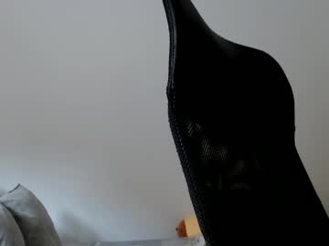 See Elosocazador online Now @ diddle.cam