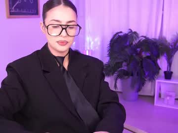 See Emiliyaroude online Now @ diddle.cam