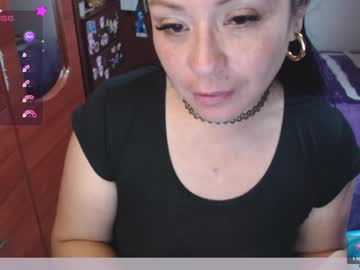 See Emily_sexy69 online Now @ diddle.cam