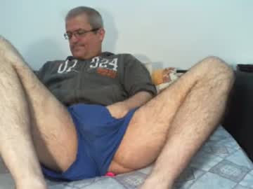 See Eyes12 online Now @ diddle.cam