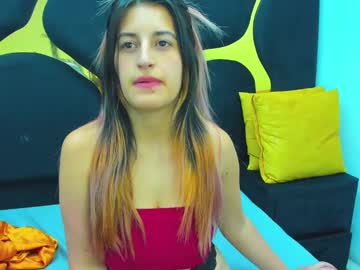 See Giaroussel online Now @ diddle.cam