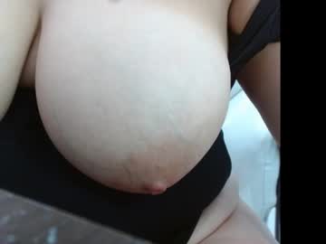 See Gril_milk28 online Now @ diddle.cam