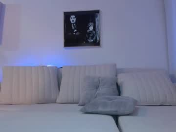 See Hannahdavisx online Now @ diddle.cam