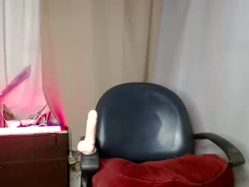 See Hotbigcockhenry online Now @ diddle.cam