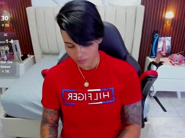 See Karolandluna online Now @ diddle.cam