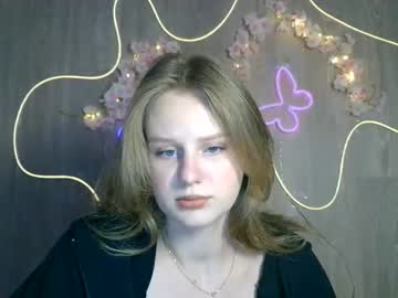 See Kissisabella online Now @ diddle.cam