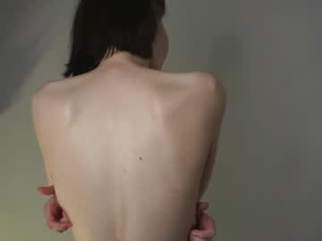 See Kisskiss_mourmeow online Now @ diddle.cam
