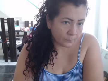 See Leishasoft1 online Now @ diddle.cam