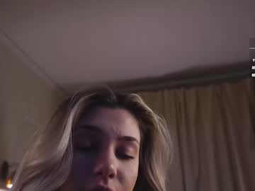 See Loraalvey online Now @ diddle.cam