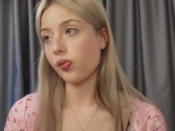See Lovendy online Now @ diddle.cam