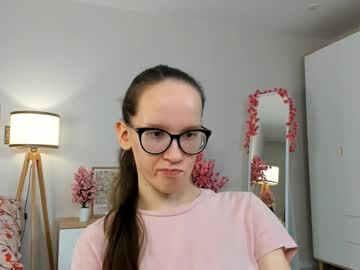 See Lynettebails online Now @ diddle.cam