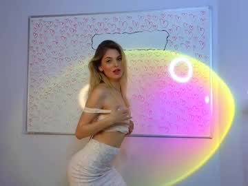 See Mattieandrews online Now @ diddle.cam