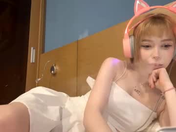 See Maudhendry online Now @ diddle.cam