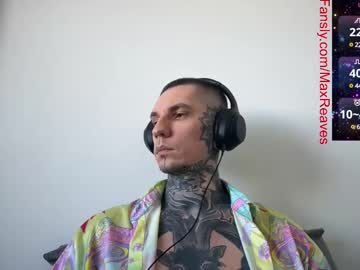 See Max_reaves online Now @ diddle.cam