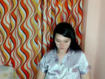 See Mea_mm19 online Now @ diddle.cam