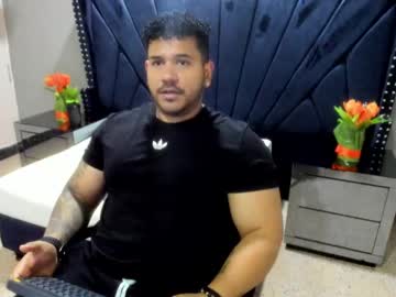 See Michael_hill1 online Now @ diddle.cam