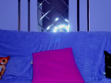 See Moon__owl online Now @ diddle.cam