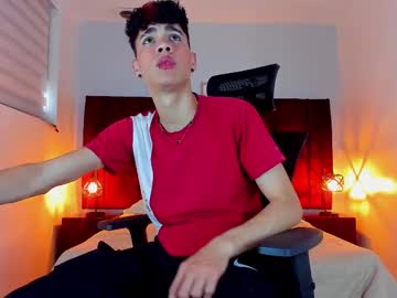See Neoraptis online Now @ diddle.cam
