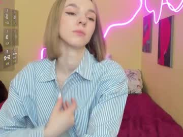 See Nessadiaz online Now @ diddle.cam