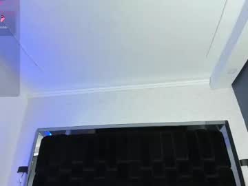 See Nikkysmiith online Now @ diddle.cam