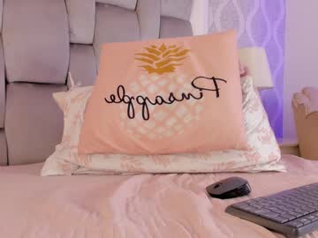 See Sara__williams online Now @ diddle.cam