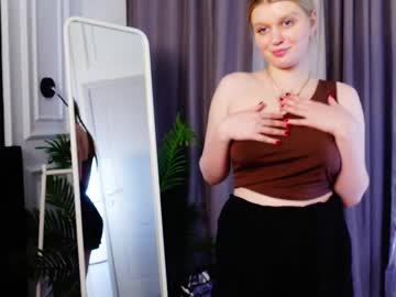 See Scarlet_enchantress online Now @ diddle.cam