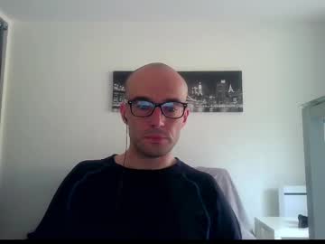 See Ssenzo online Now @ diddle.cam