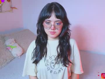 See Suzumi_ online Now @ diddle.cam