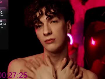 See Trevorbenson online Now @ diddle.cam