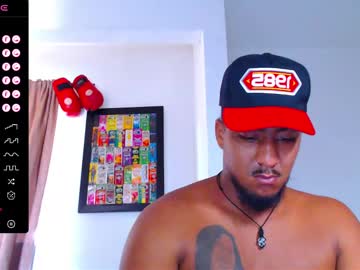 See Yosoy_enzo2020 online Now @ diddle.cam