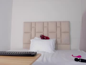 See Zafiro__brown online Now @ diddle.cam